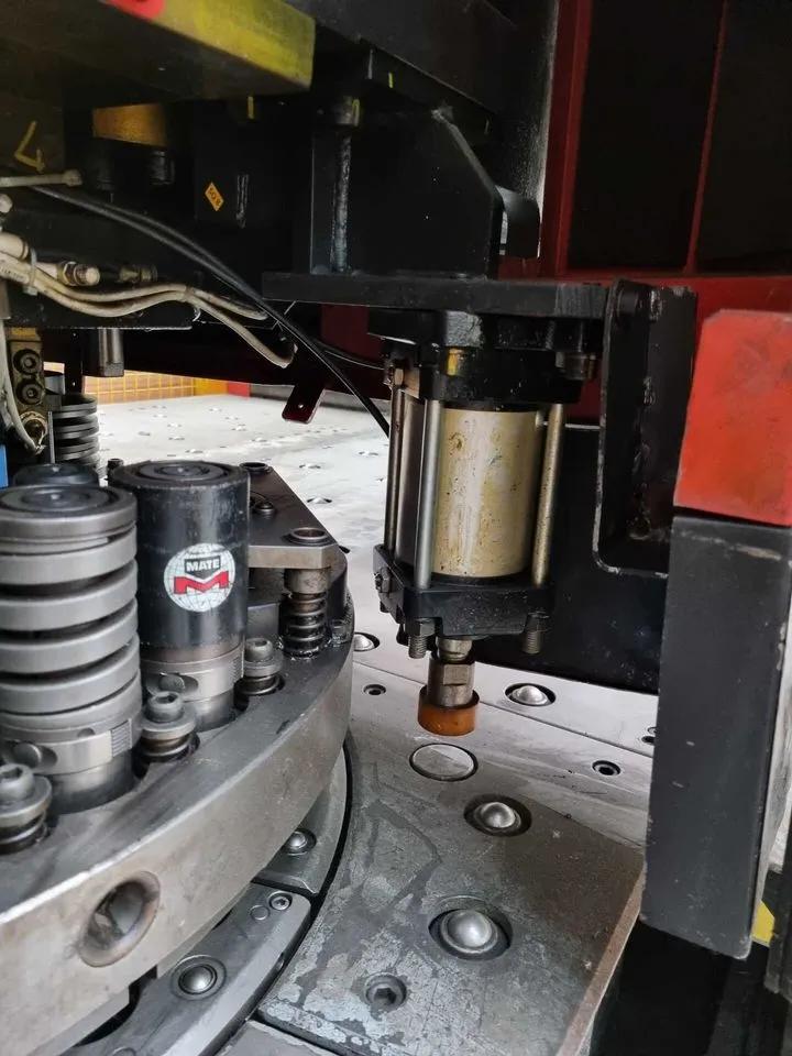 Gebruikt Amada Vipros 255 I Ponsmachine