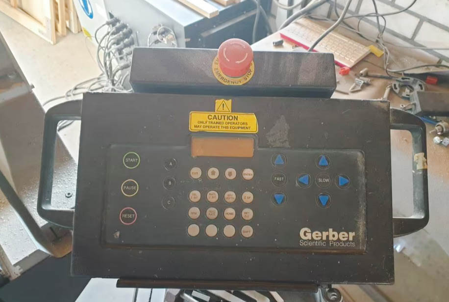 Usado Gerber Sabre 408 - Router CNC