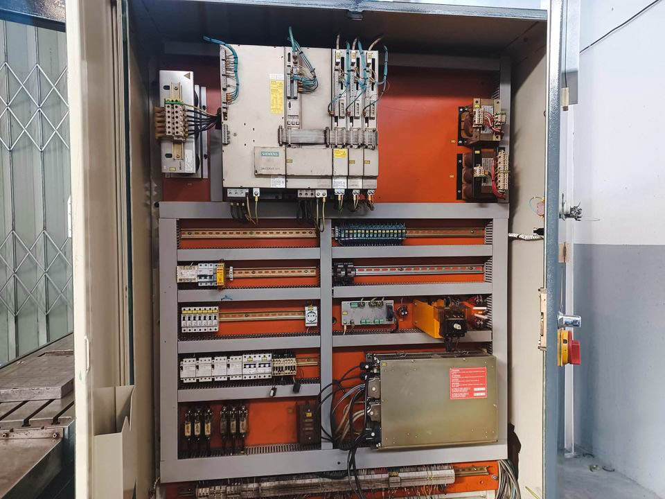 Usado Nicolas Correa CF-15 - Fresadora CNC - 1995