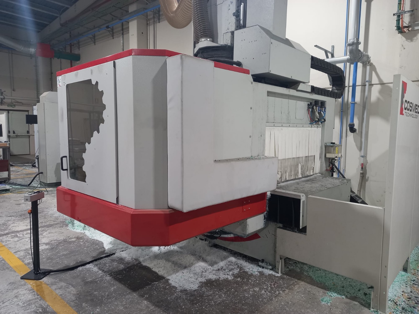 Used Cosmec Conquest 255 5A I CNC Machining Center
