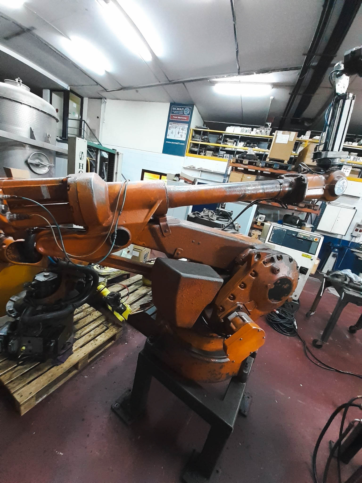 Used ABB IRB 4400 - Robot - 2002