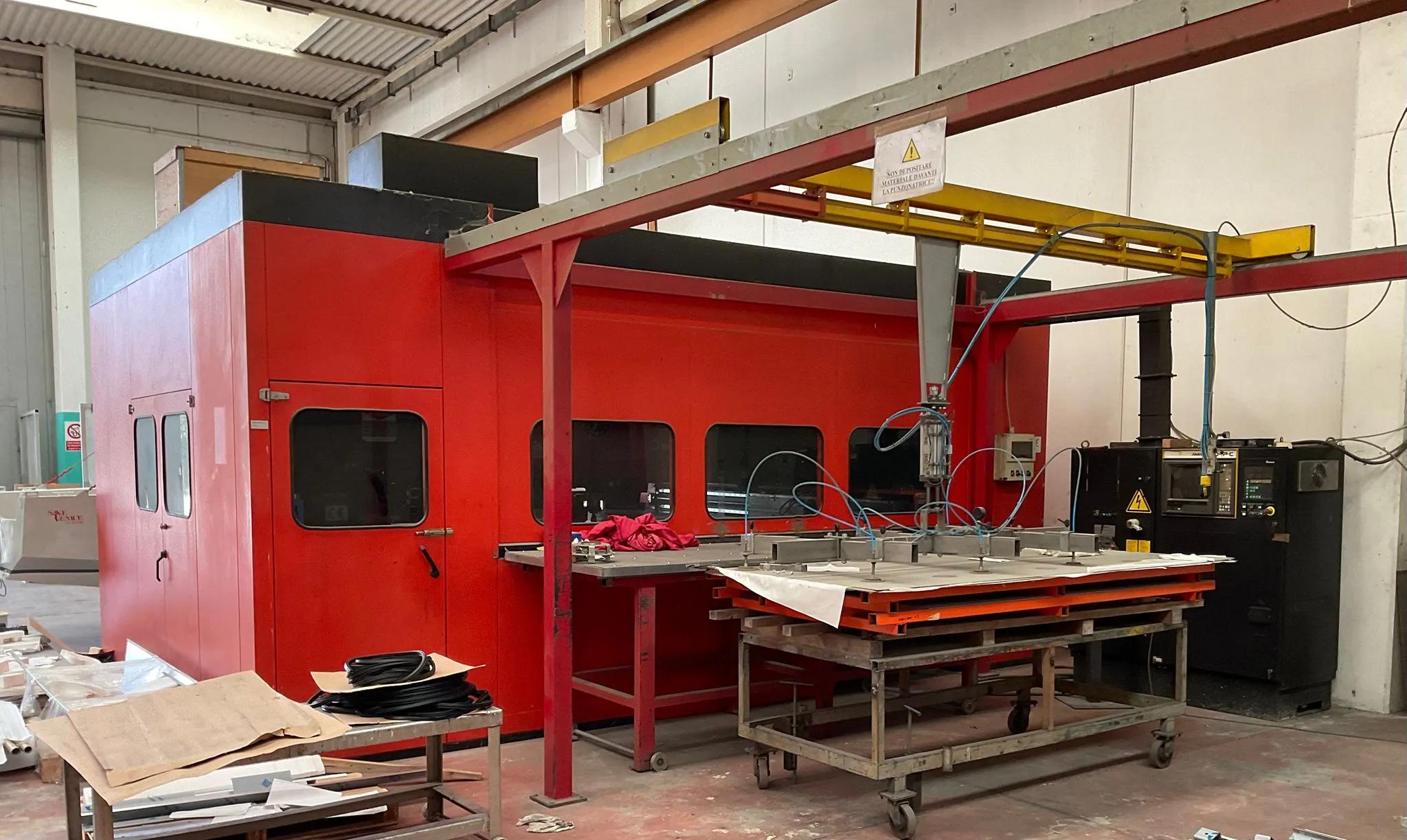 Gebruikt Amada Pega 367 I Ponsmachine