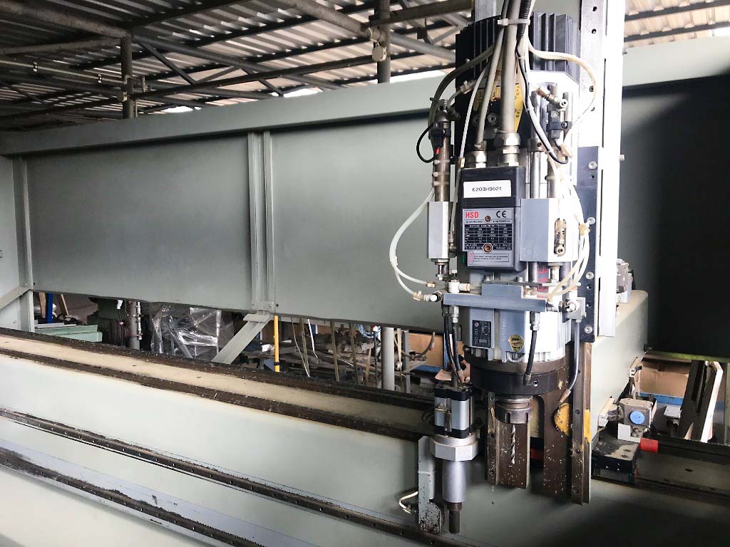 Used Emmegi Phantomatic T4 A - CNC Profile Machining Center - 2004