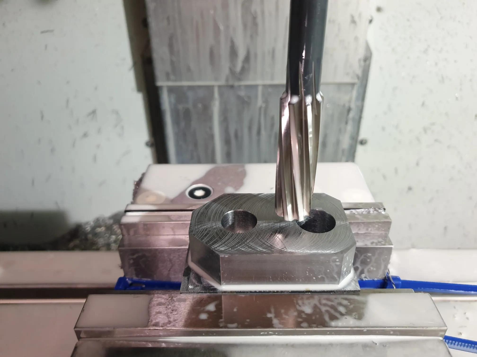 Usado Haas Super Mini Mill 2 I Centro de Mecanizado Vertical