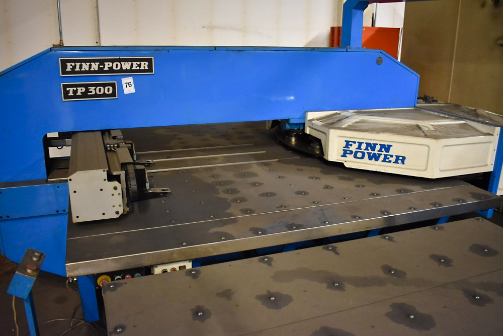 Usado Finn-Power TP 300 - Máquina de Perforación - 1986