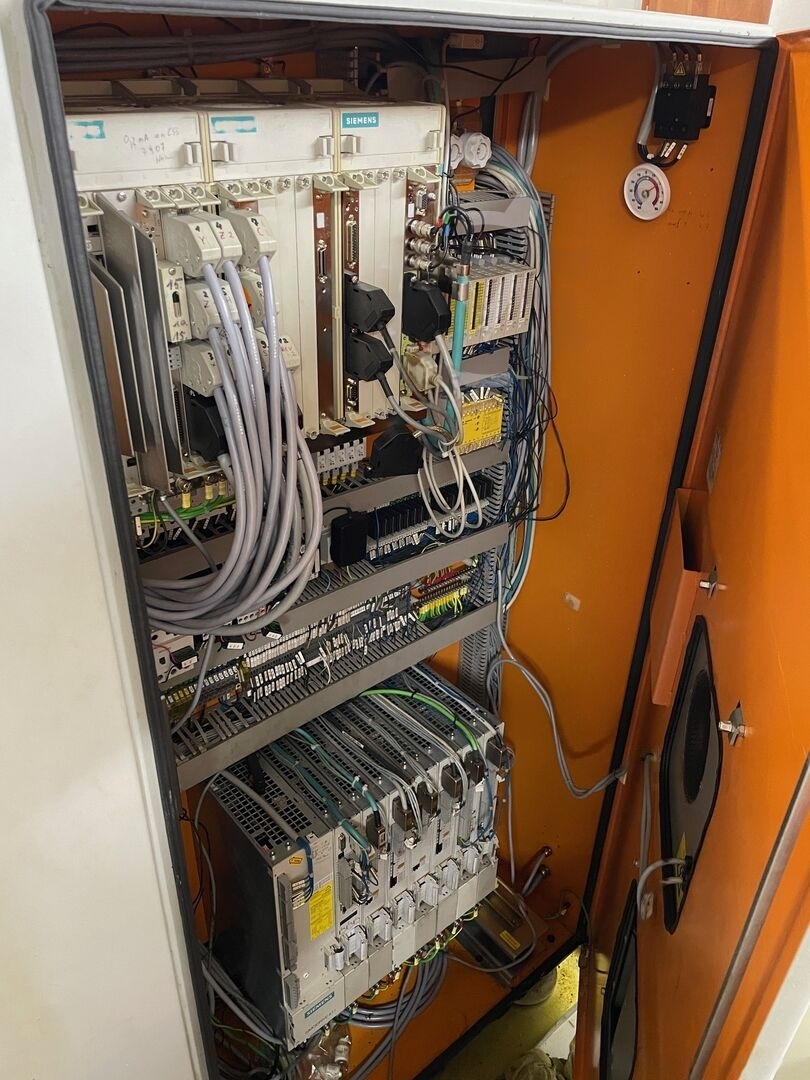 Used Benzinger TNE V6 I CNC Lathe I 1995