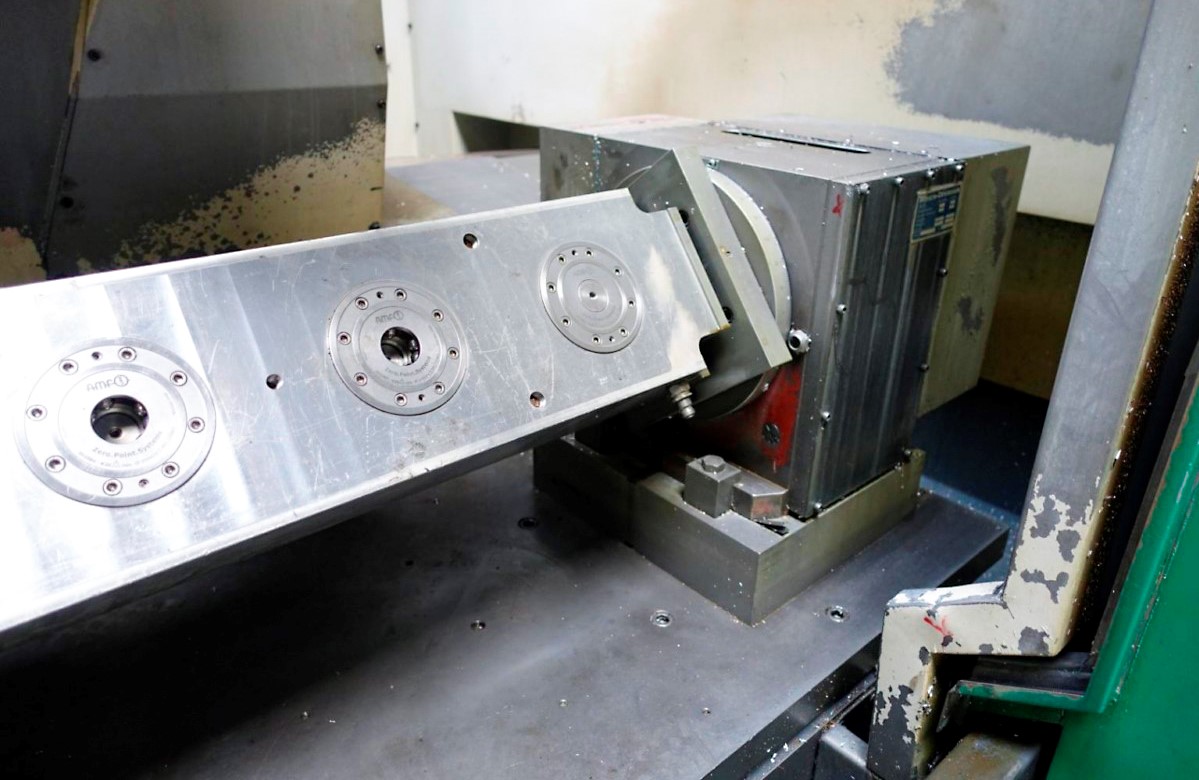 Used Unisign UV4000 - Vertical Machining Center - 2007