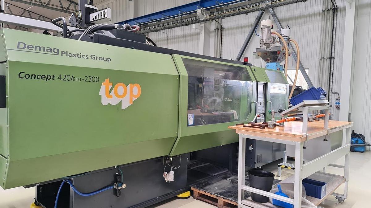 Used Demag Concept 420/810-2300 I Injection Molding I 2006