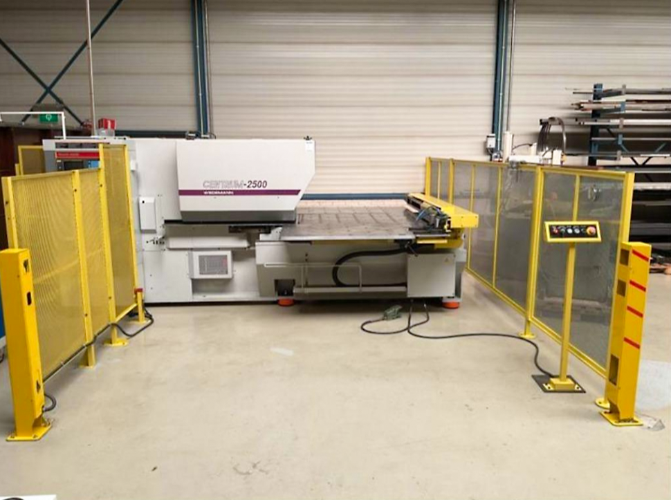 Gebruikt Murata Wiedemann Centrum 2500 - Ponsmachine - 1999