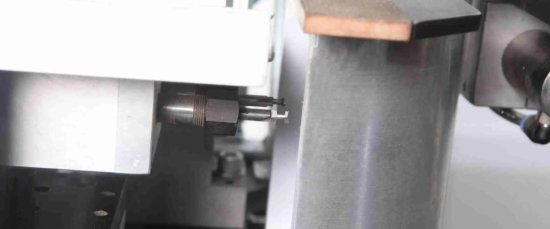 Ozgenc Makina WDE 300 I Dubbele Mitre Zaag