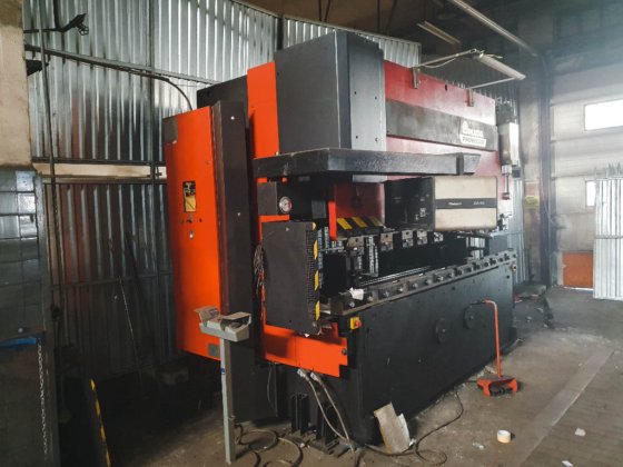 Usado Amada HFB 125-30 I Prensa plegadora I 1992