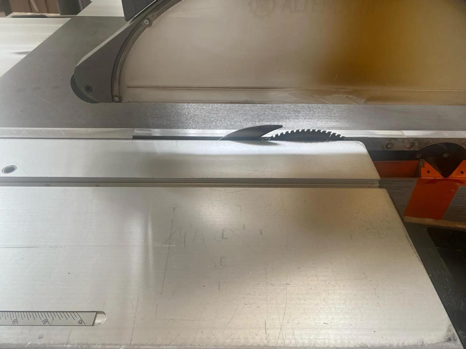 Usado Sierra de Mesa Deslizante Altendorf F45 I