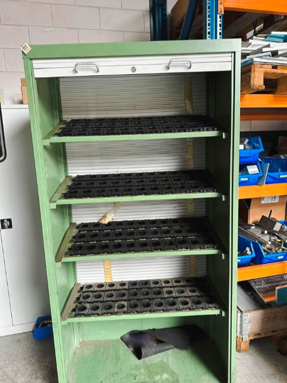 Used Victor Vcenter-80 - Vertical Machining Center