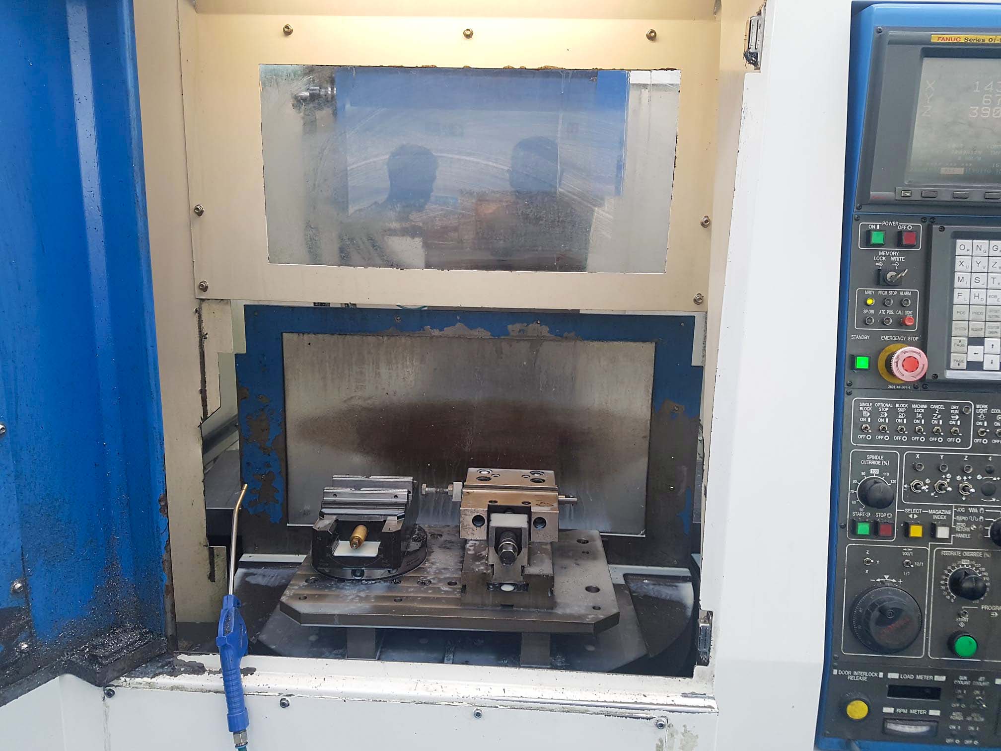 Gebruikt KIA Center V25 - Verticaal bewerkingscentrum - 2005