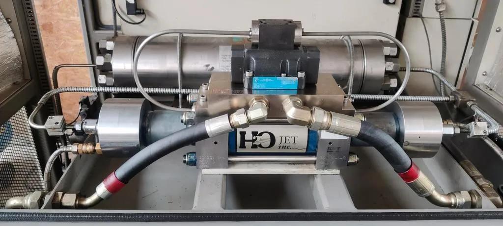 Used Cinnova 2100 x 3100 I Watterjet Cutting