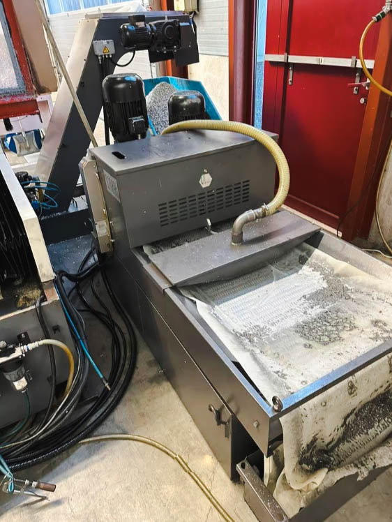 Used Matec 30L - Vertical Machining Center - 2000