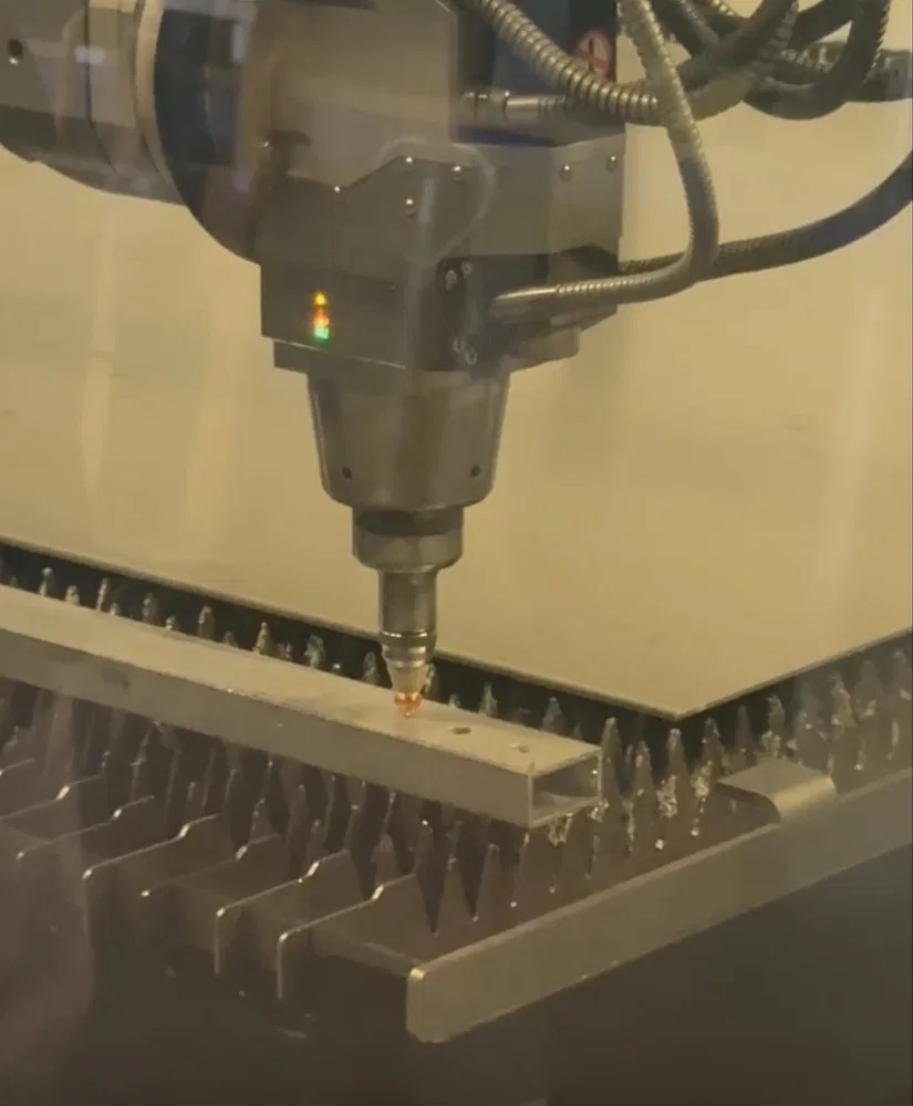 Used Trumpf TruLaser Cell 7040 I 3D Laser Cutting I 2010