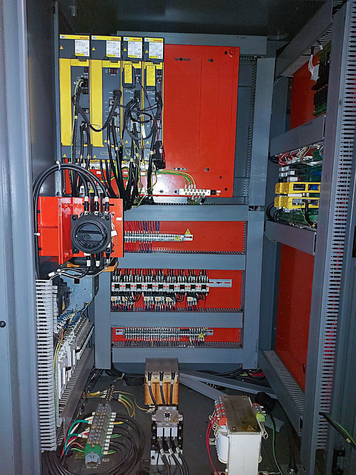 Usado Hartford VMC 1270 - Centros de Mecanizado Verticales - 2007