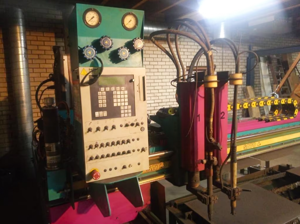 Used Sato Satronik C 2500 - Plasma Cutting - 2000
