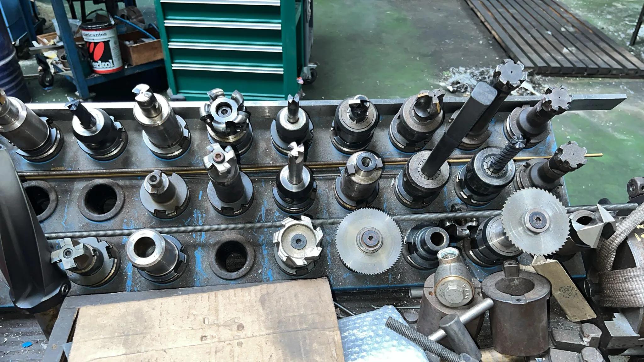 Used Mazak VTC-200B I Vertical Machining Center I 2000