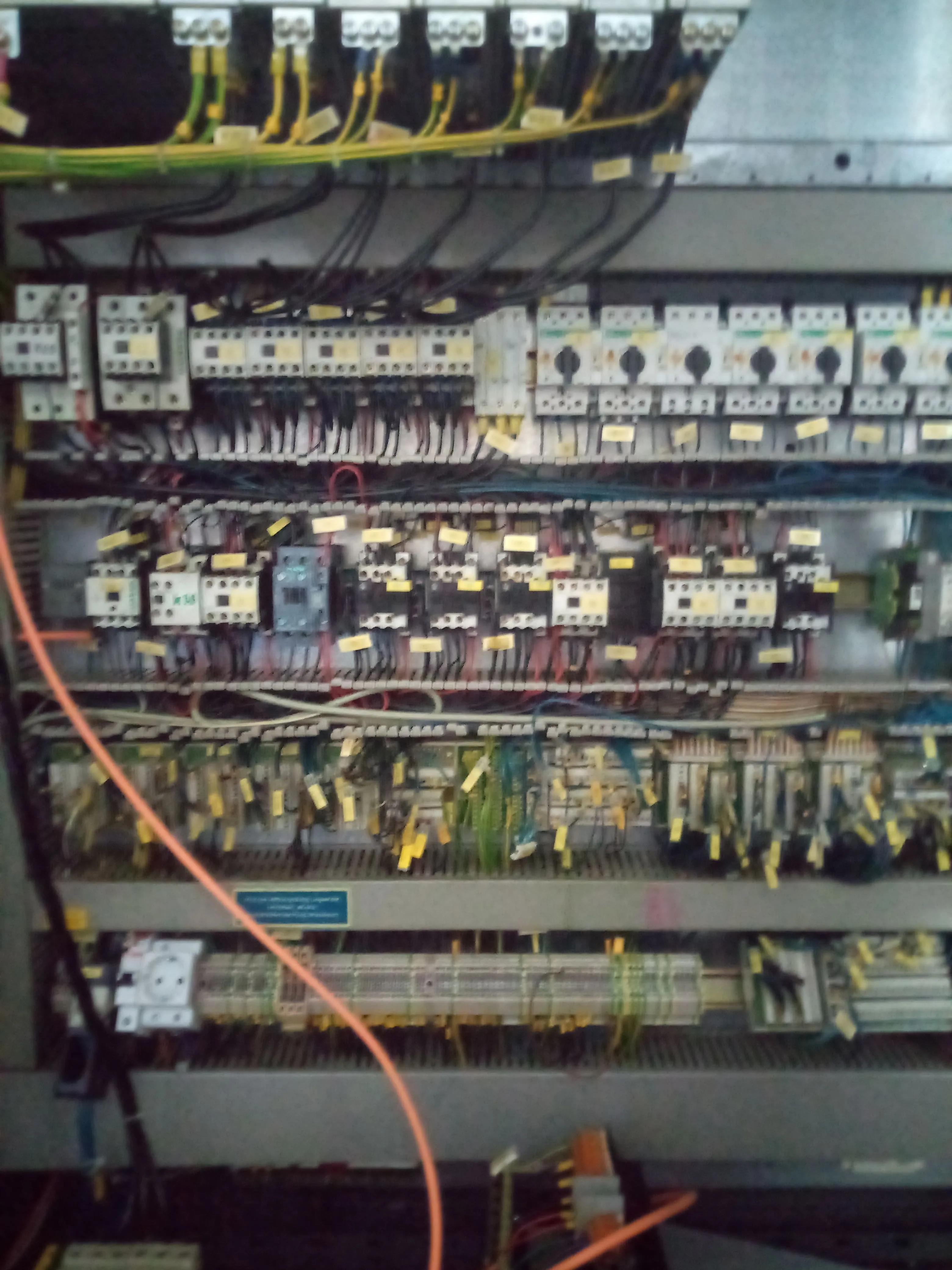Gebruikt Chiron DZ 18 W Magnum I Verticale Bewerking Center