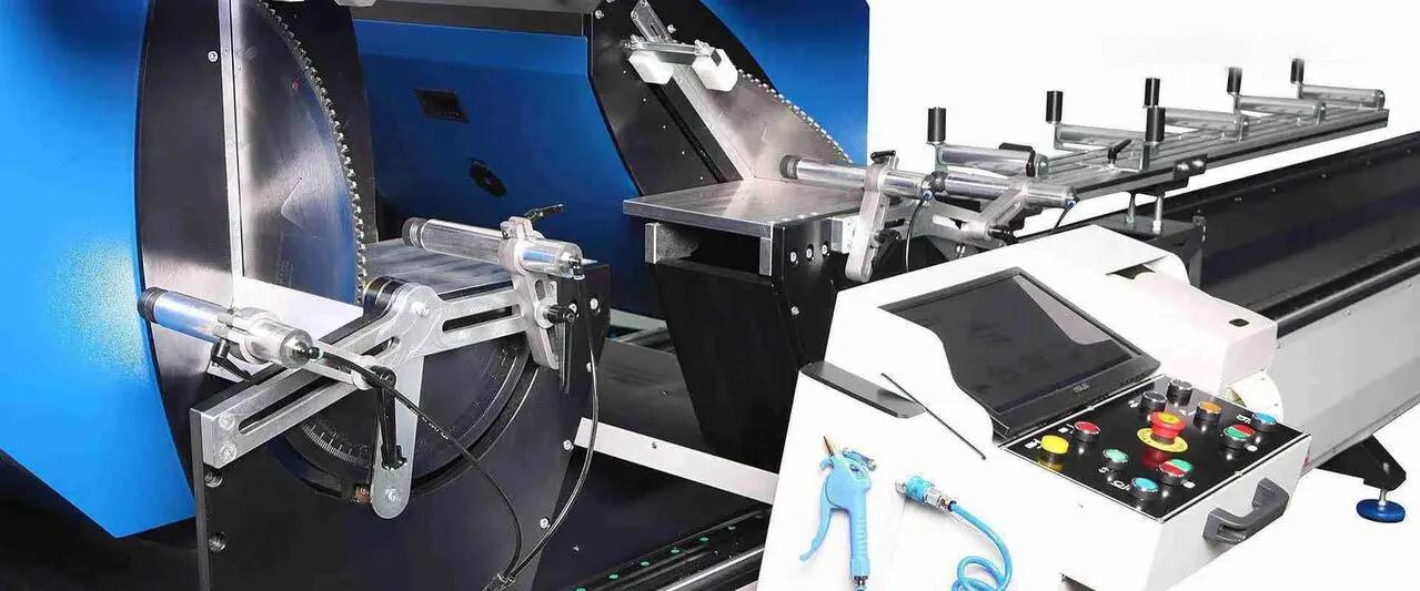 Ozgenc Makina OMRM 133 PRO I Máquina Automática de Corte de Aluminio de Doble Cabezal