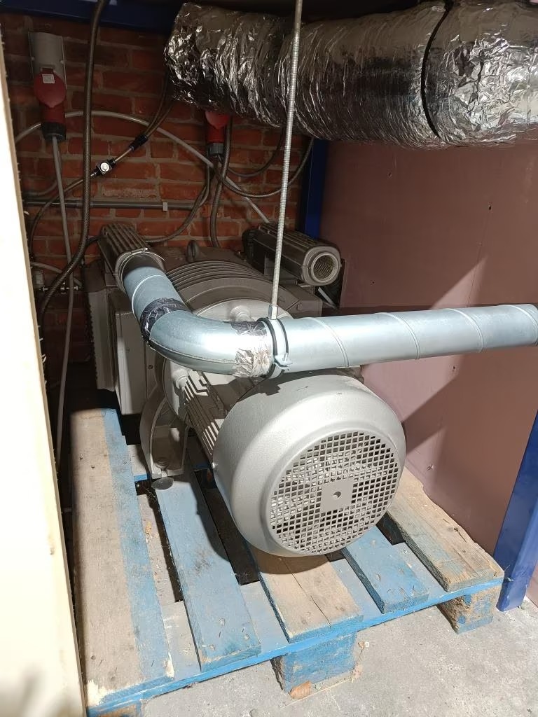 Used SCM Tech Z2 I CNC Machining Center I 2011