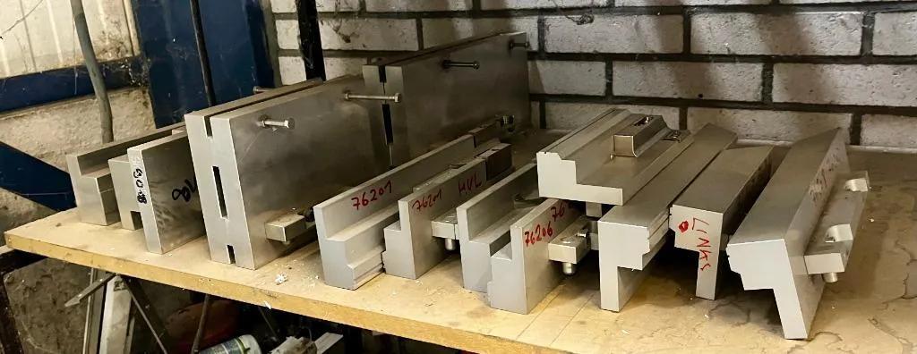 Gebruikt Soenen Hendrik MAR/2-4 I 2-Head Corner Welder