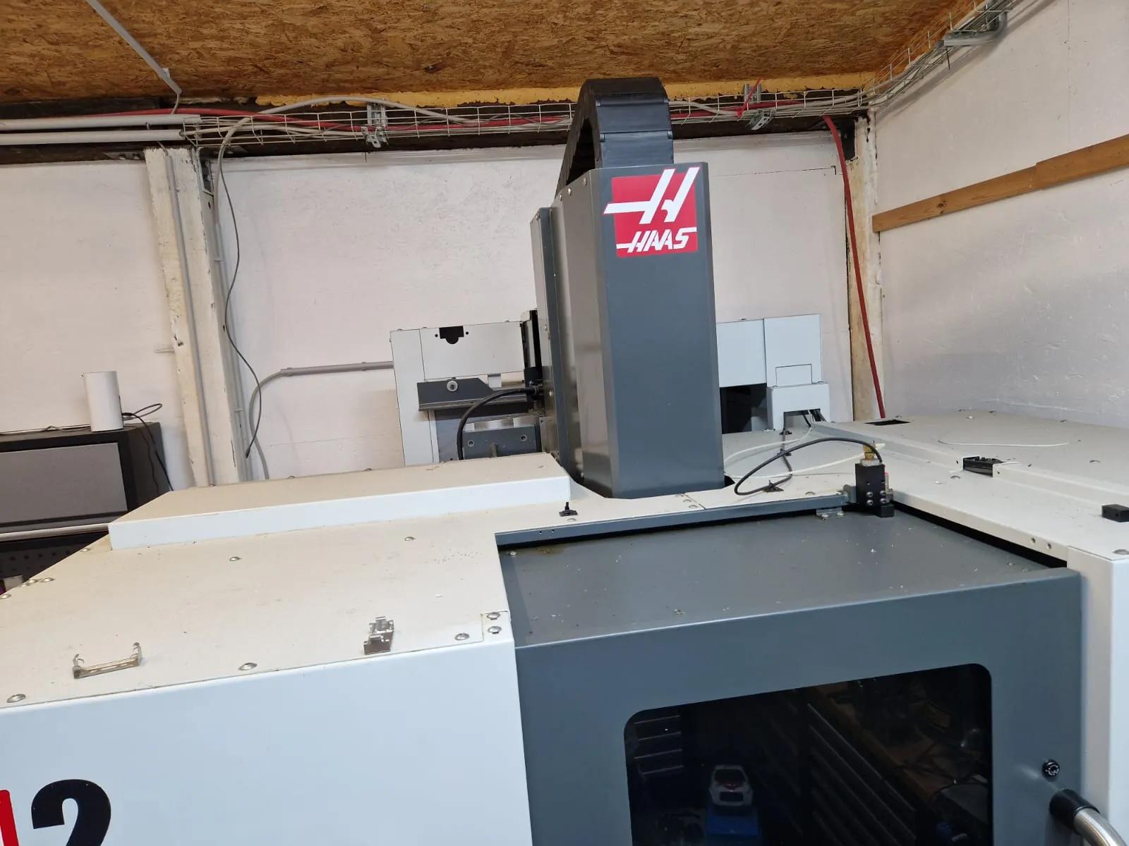 Usado Haas Super Mini Mill 2 I Centro de Mecanizado Vertical