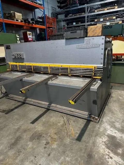 Gebruikt P&S (11) 2500x8 mm I Snijmachine