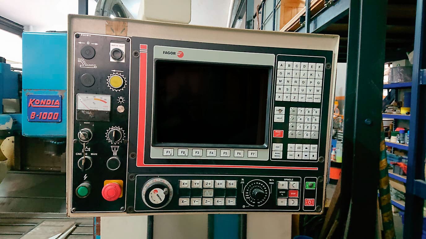 Gebruikt Kondia B-1000 - Verticale bewerkingscentra - 1998