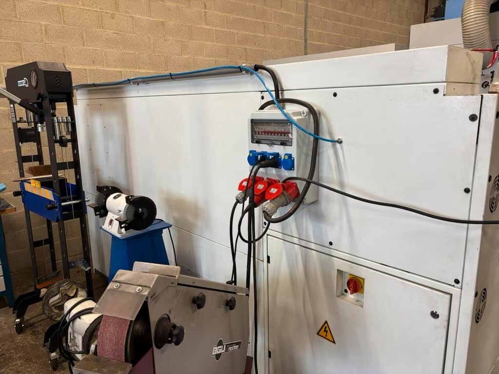 Used Pinacho SE 250x1500 I CNC Lathe I 2014