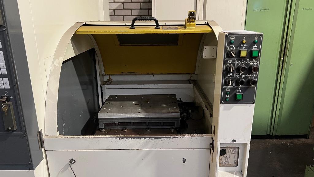 Used Fanuc Robodrill Alpha T14iA I Vertical Machining Center I 1998