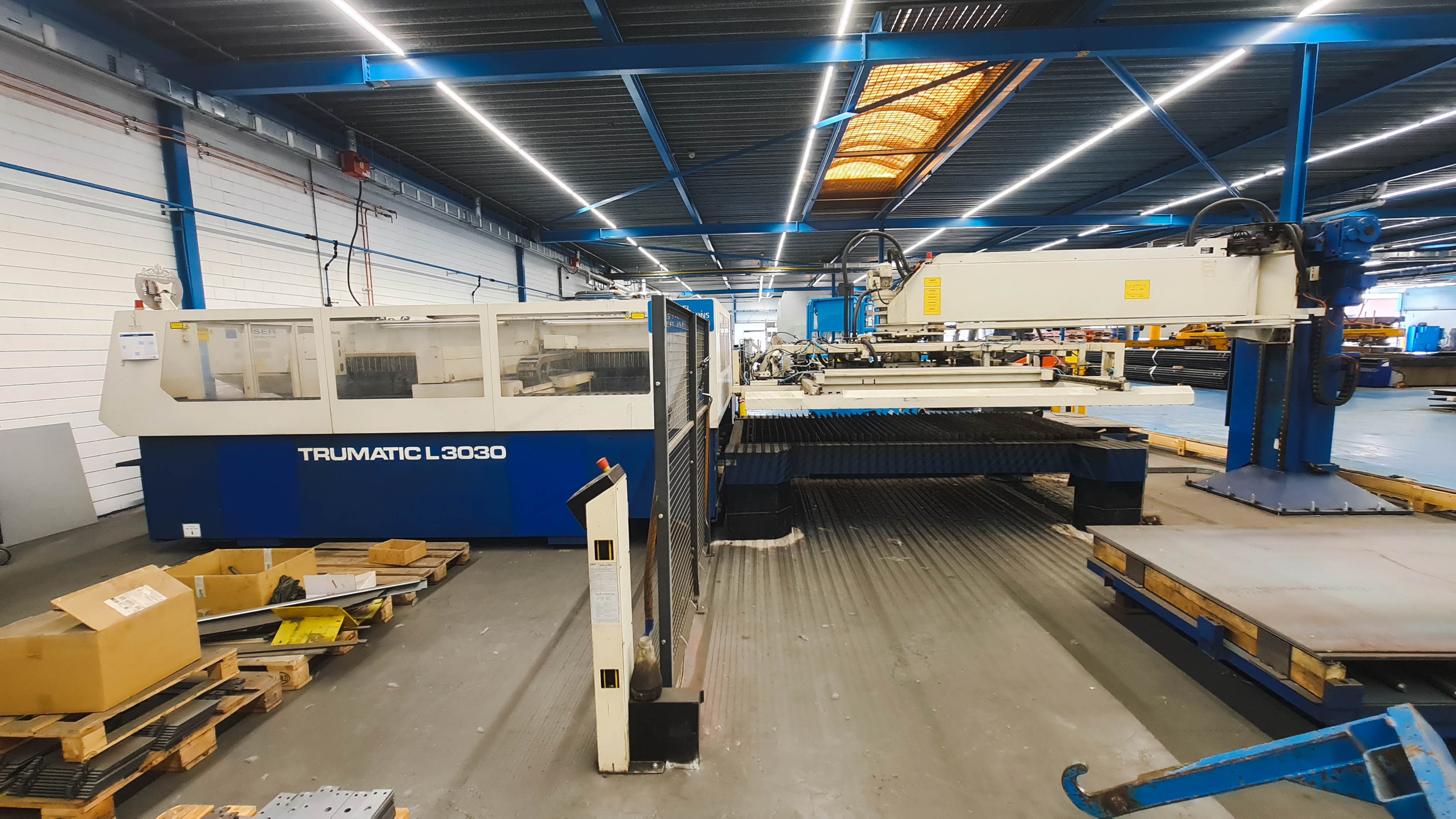 Usado Corte por láser Trumpf Trumatic L3030 I 2001