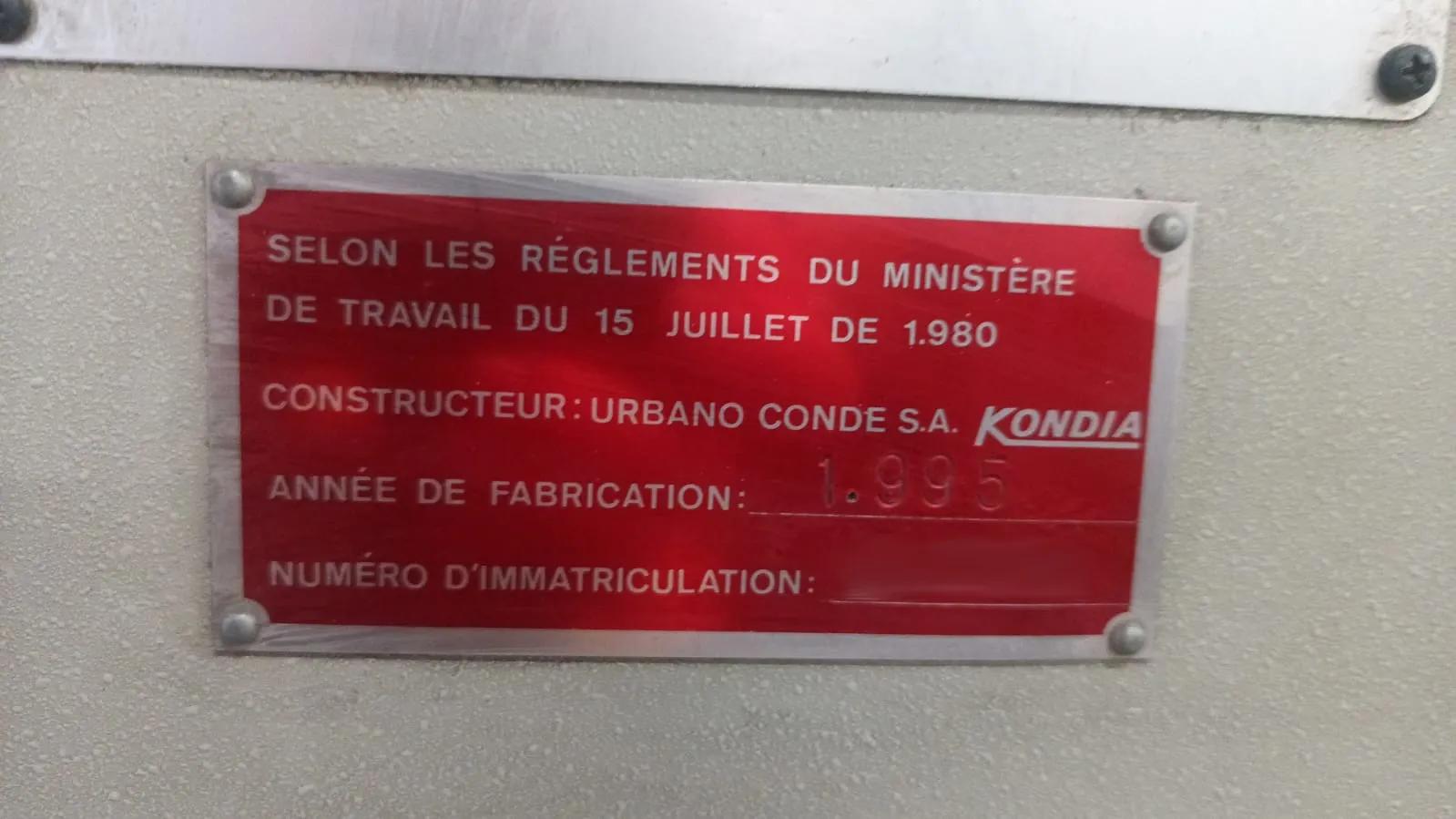 Gebruikt Kondia CM-1500 I Verticaal Bewerkingscentrum