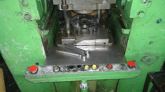 Used Press Knuckle Joint Coining K8336