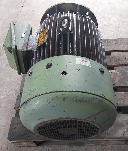 Gebraucht Elektromotor mit Flansch und Fuss, SLG 200 L6B, 22 KW, 982 rpm, Cantoni Milano,  gebraucht