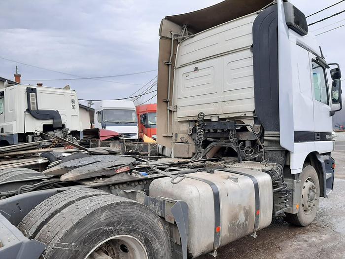 Gebruikt 1999 MERCEDES BENZ 1840 , 3 PEDALS , euro 2