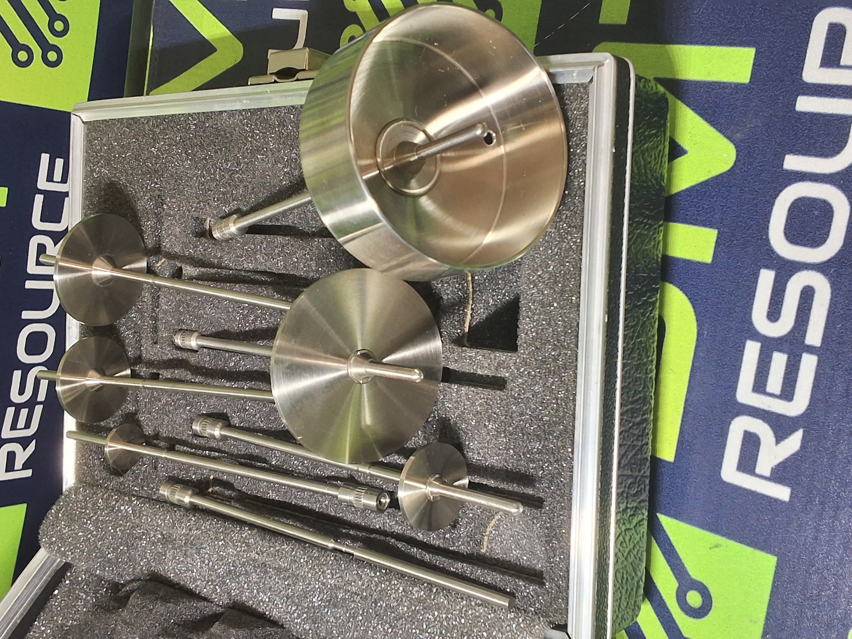 Used BROOKFIELD 7-PIECE RV SPINDLE COMPLETE SET WITH ORIGINAL HARD CASE 