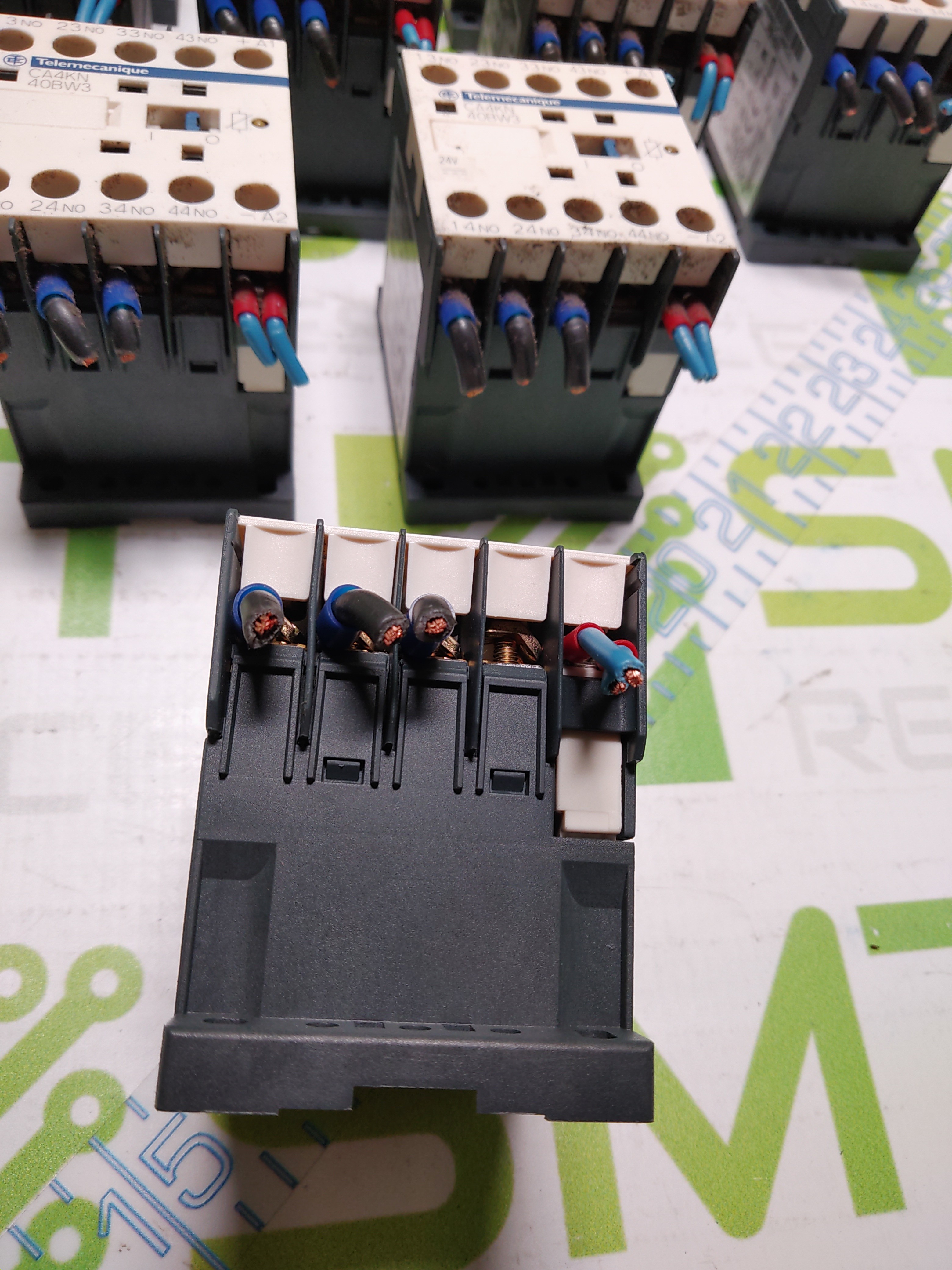Used SCHNEIDER ELECTRIC CA4KN40BW3 RELAY