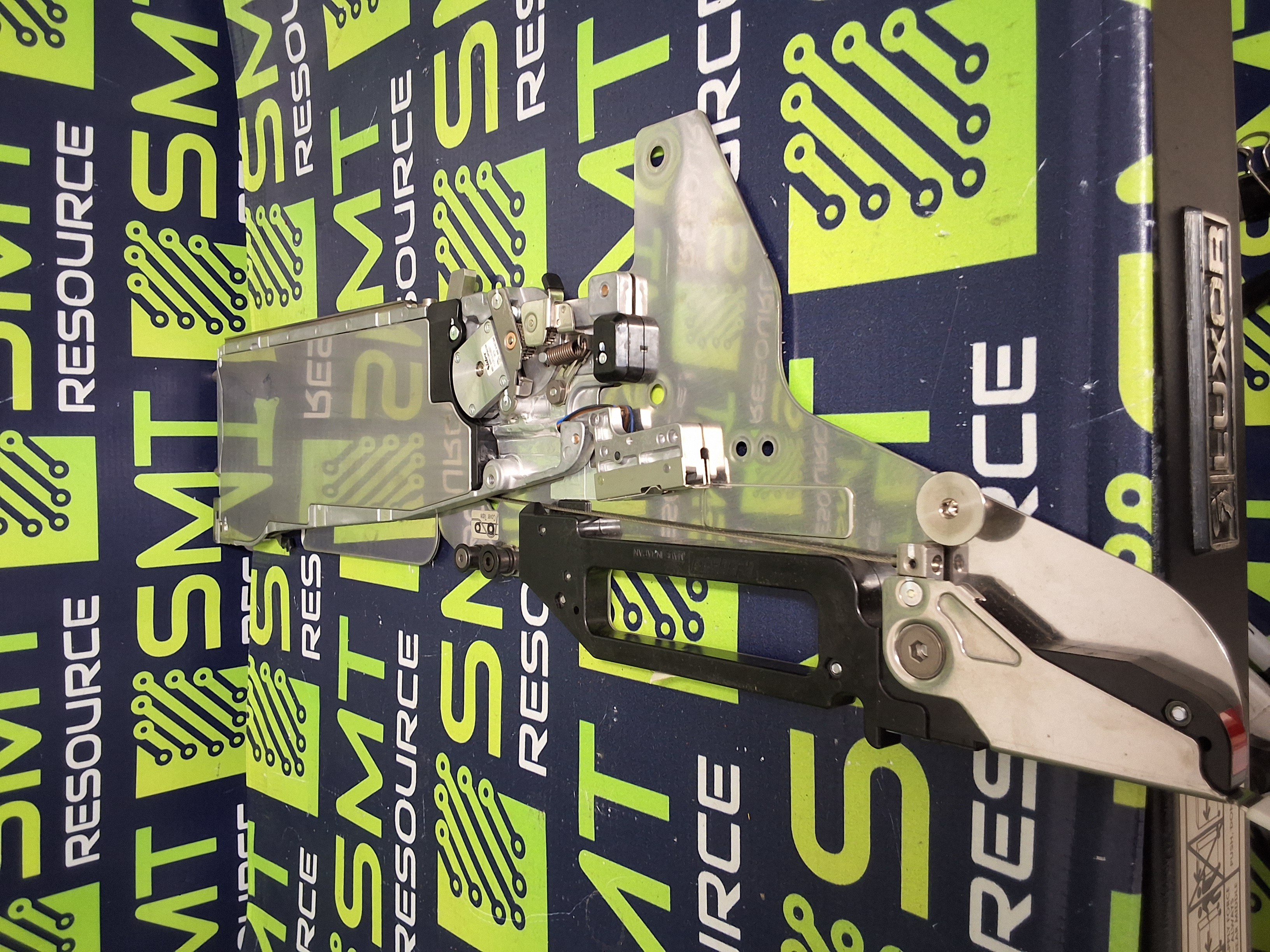 Used FUJI NXT KT8FL BUCKET STYLE FEEDER 8mm W08F 