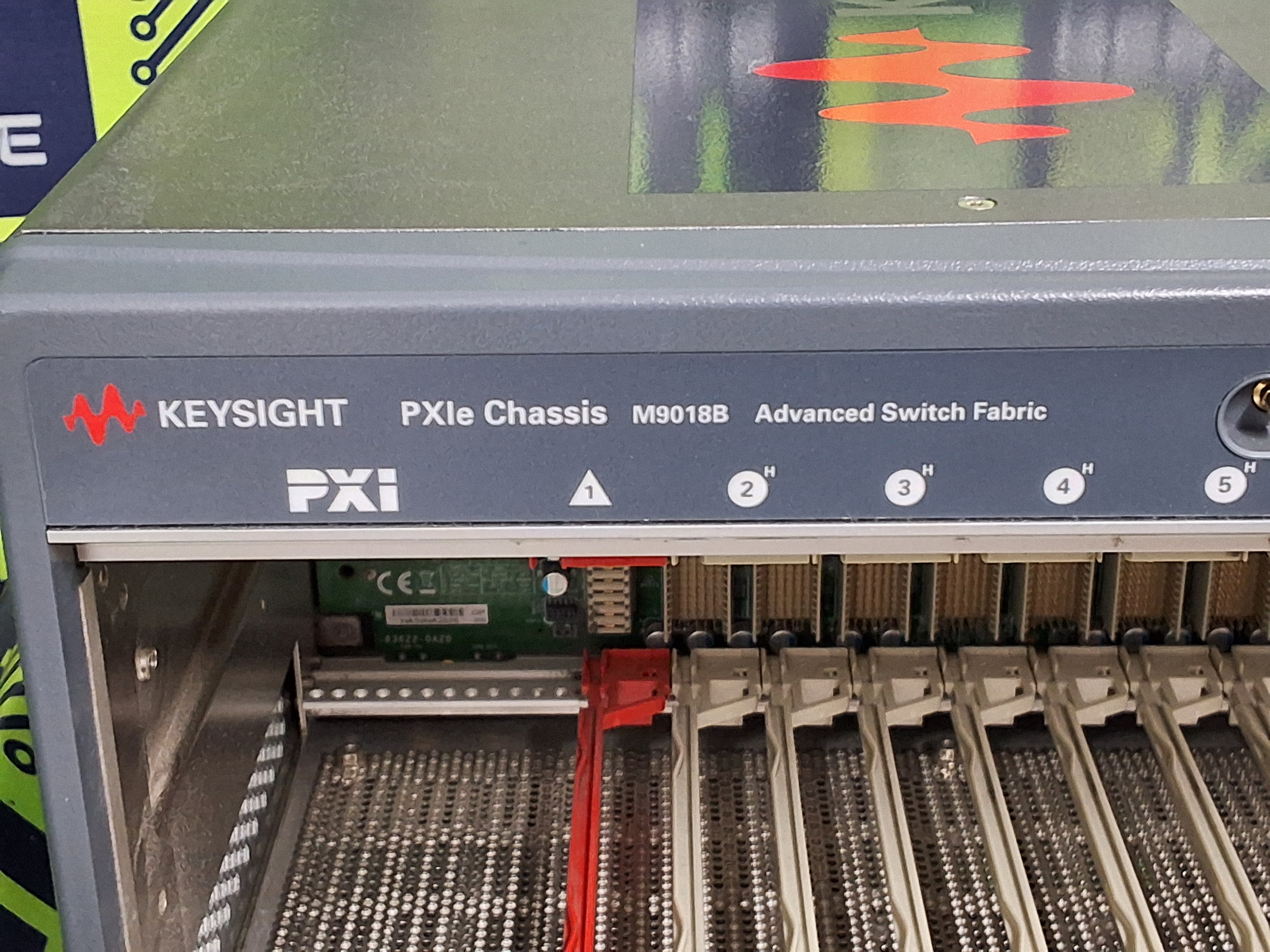 Used KEYSIGHT PXIe CHASSIS M901B ADVANCE SWITCH FABRIC 18-SLOT