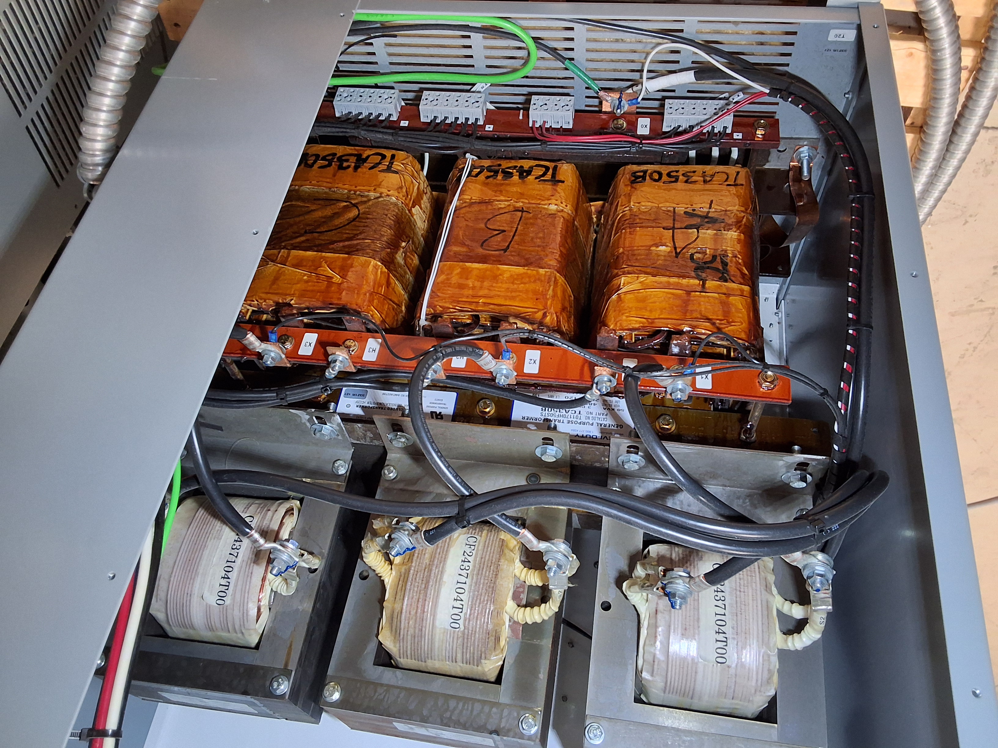 Used SOLATRON SolaHD EMERSON 63TCA350 3-PHASE POWER CONDITIONER & VOLTAGE REGULATOR 480VAC 50kVA - TESTED