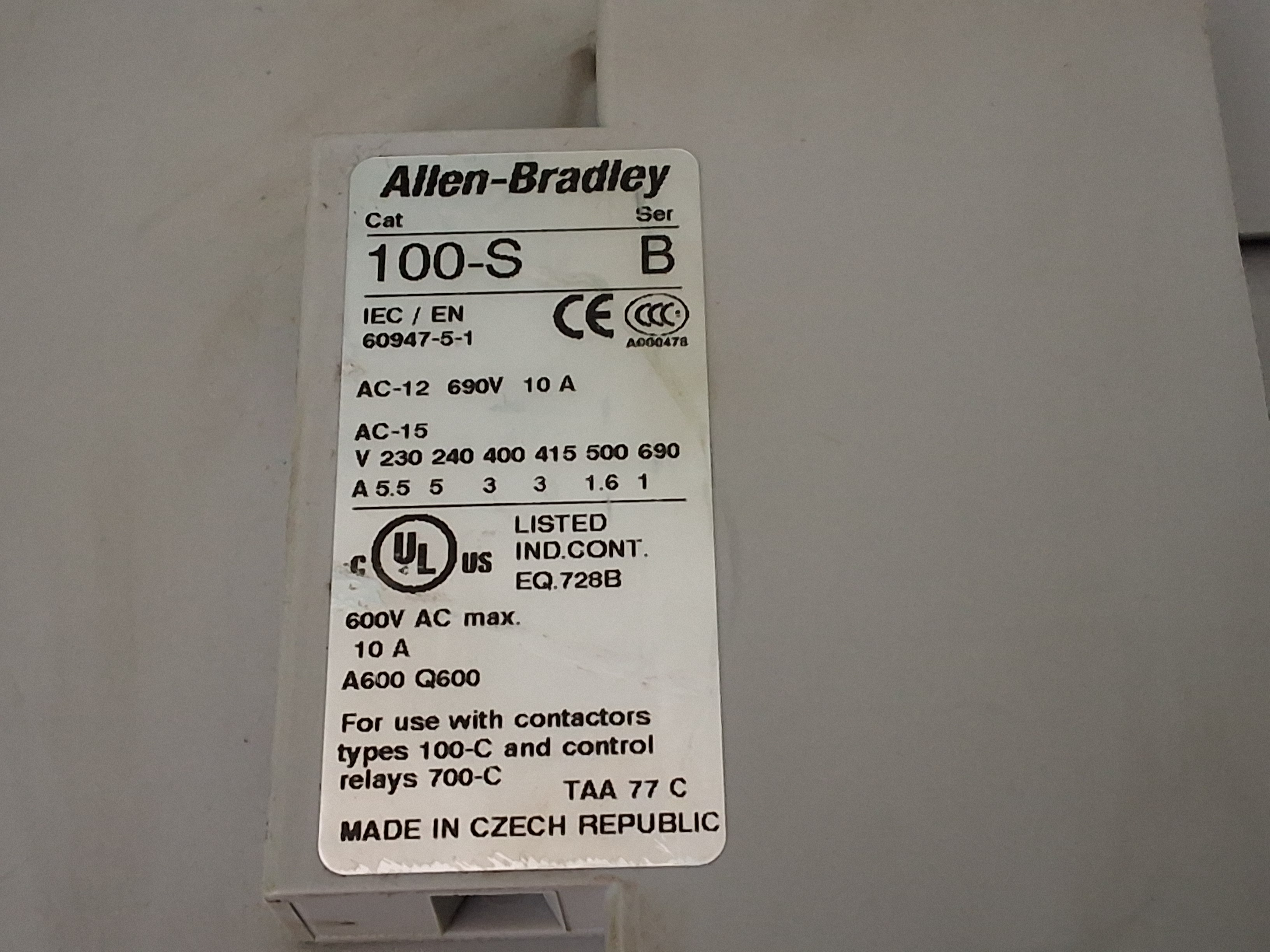 Used ALLEN-BRADLEY 100-C60*00 MAGNETIC CONTACTOR 3-POLE 690V 100A 600VAC