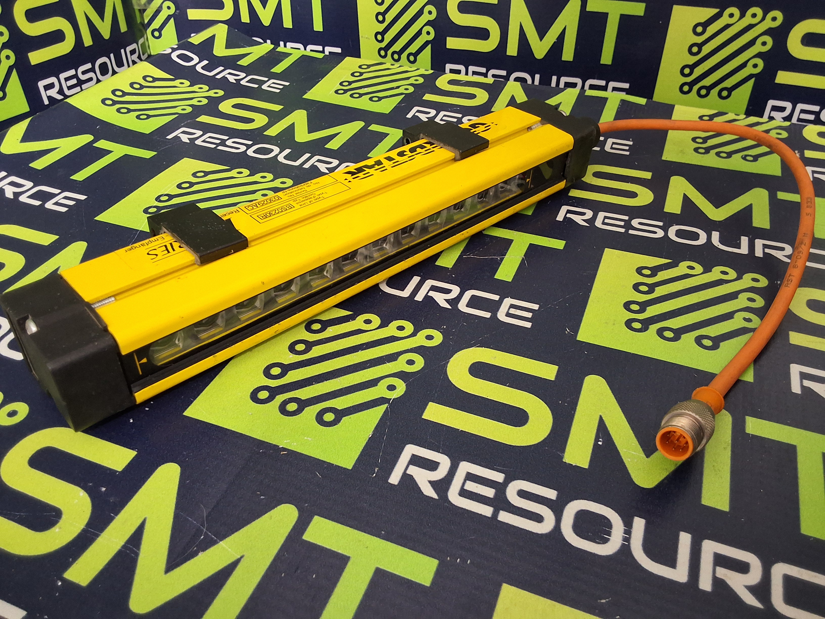 Used GUARDSTAR BS0230R SAFETY LIGHT CURTAIN RECEIVER 208mm 24VDC 