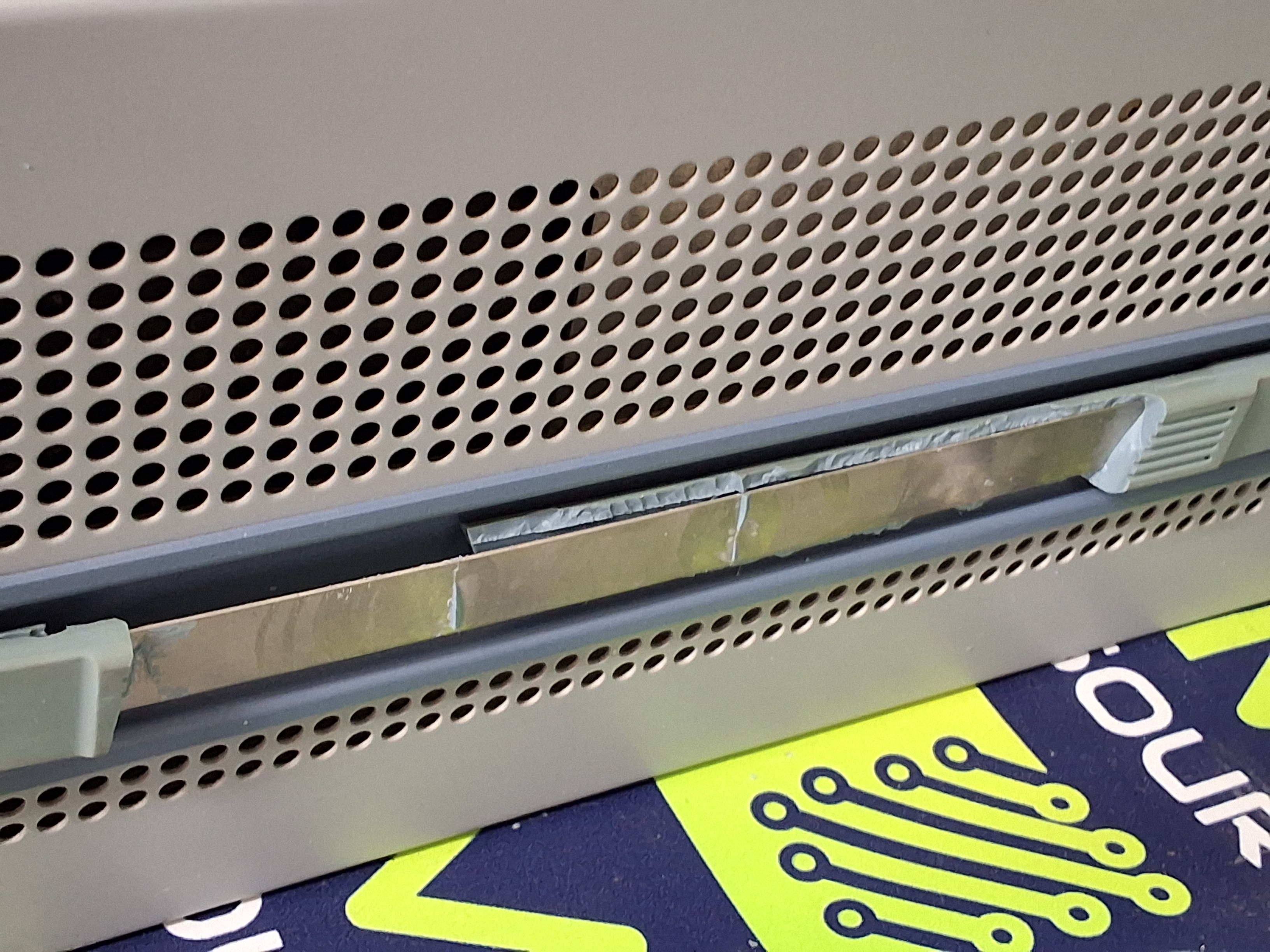 Used ROHDE & SCHWARZ SMIQ03B SIGNAL GENERATOR 300kHz 303GHz