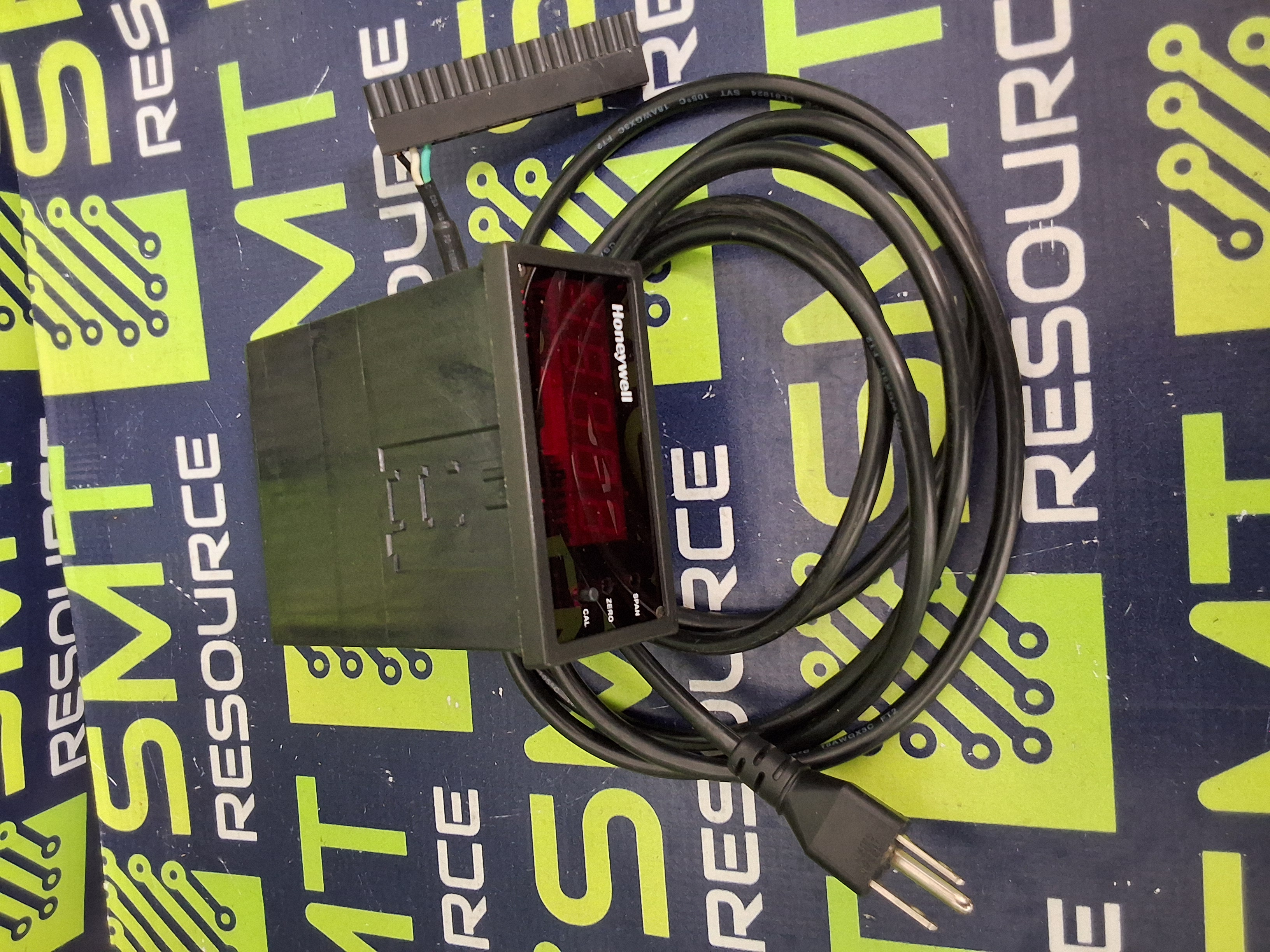 Used HONEYWELL SENSOTEC 060-3147-01 PANEL METER / SENSOR CONTROLLER 0-5VDC
