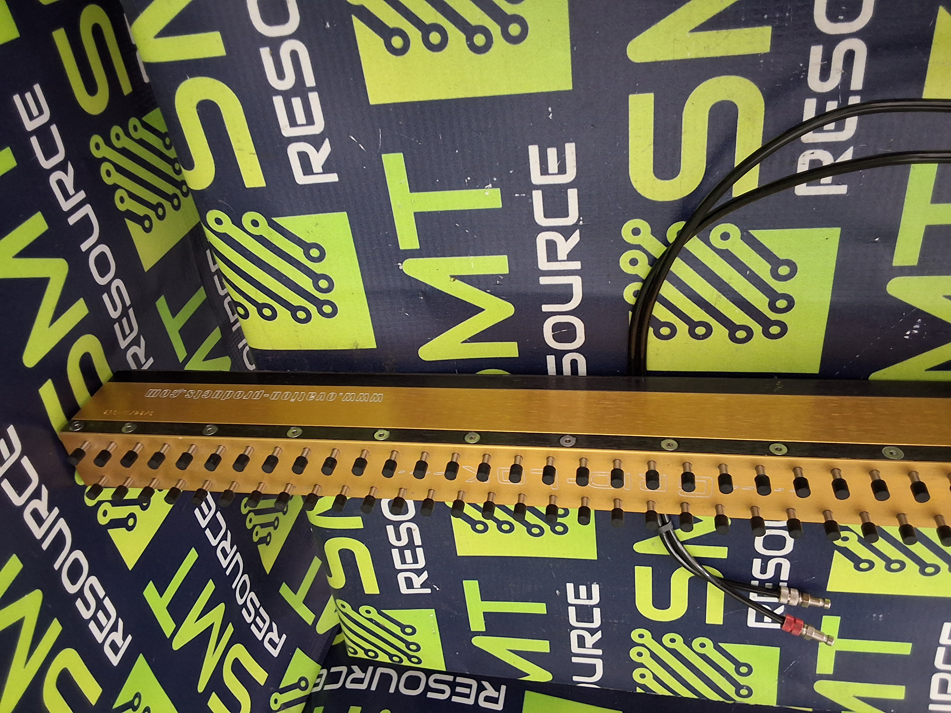 Used GRID-LOK 18" inch GOLD SUPPORT BAR