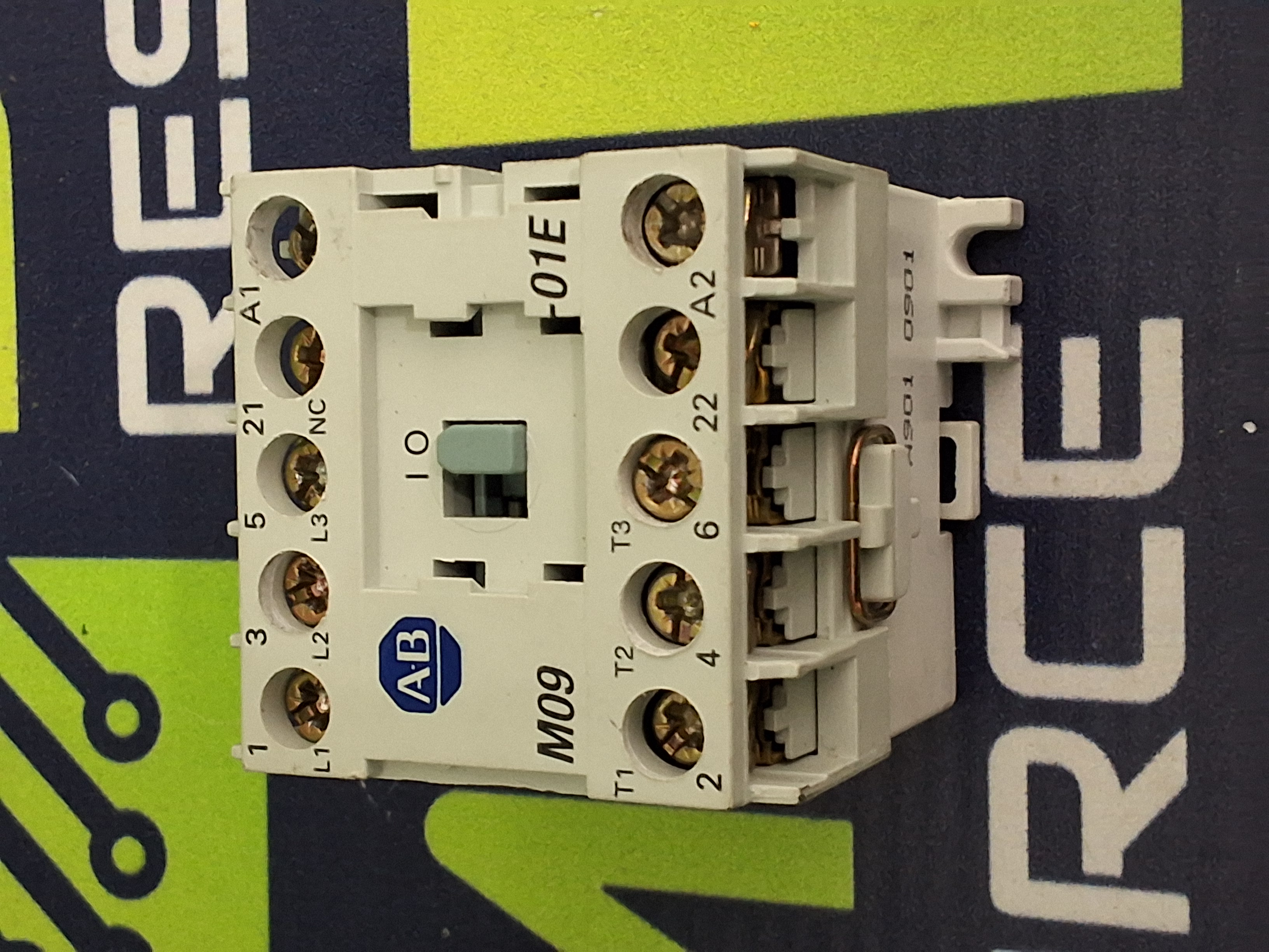 Used ALLEN-BRADLEY 100-