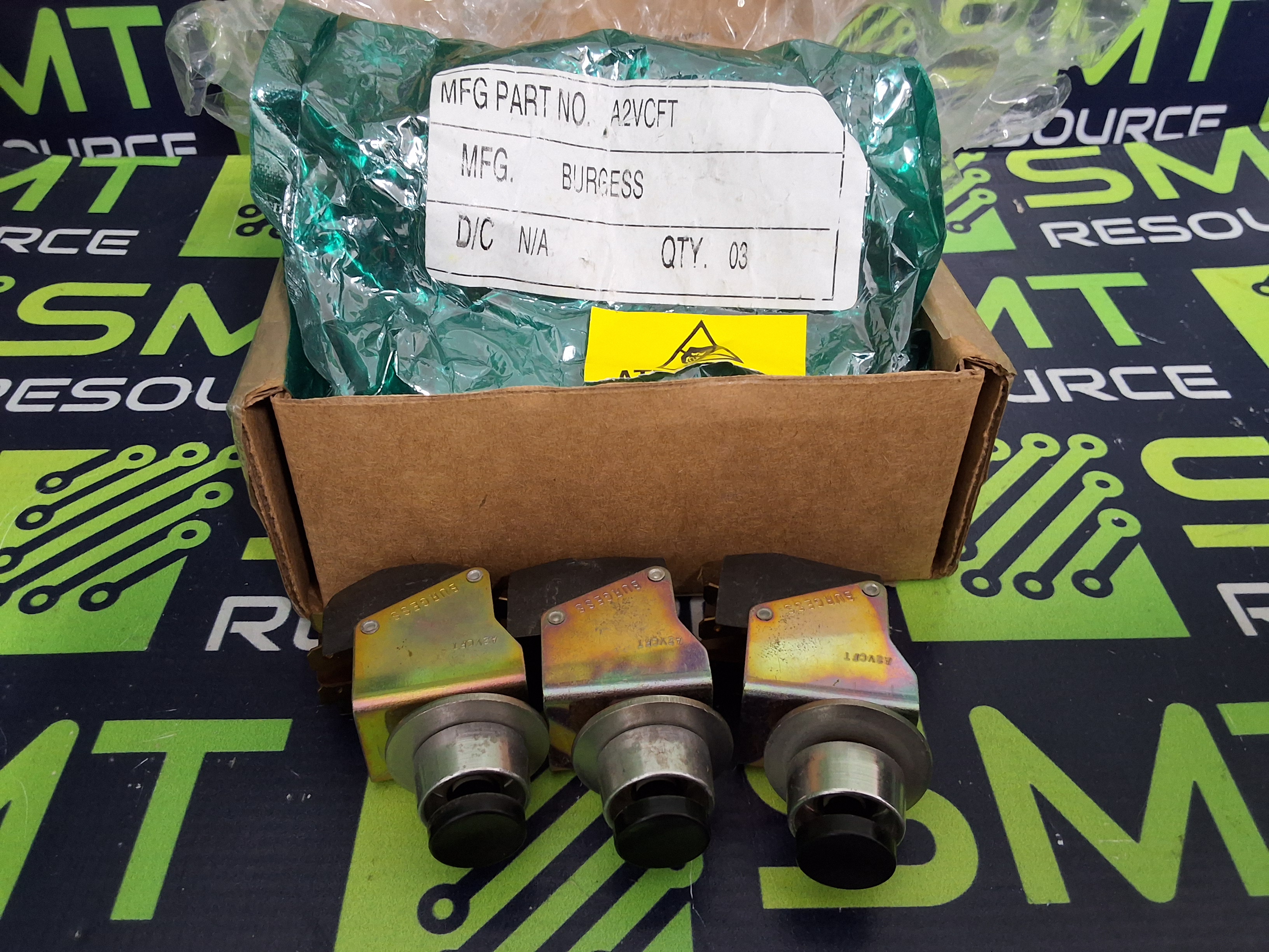 BURGESS A2VCFT PUSH-BUTTON PANEL MOUNT SNAP-ACTION MICROSWITCH - LOT OF 3 - BRAND NEW